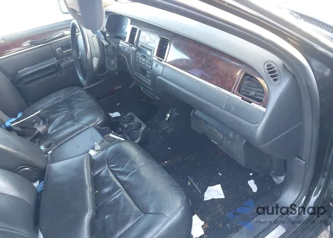 2011 Lincoln Town Car Executive L из США, поврежденный, VIN 2LNBL8EV6BX755866